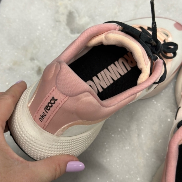 NIKE women's brand new size 7 CV3817-106 - Picture 7 of 7